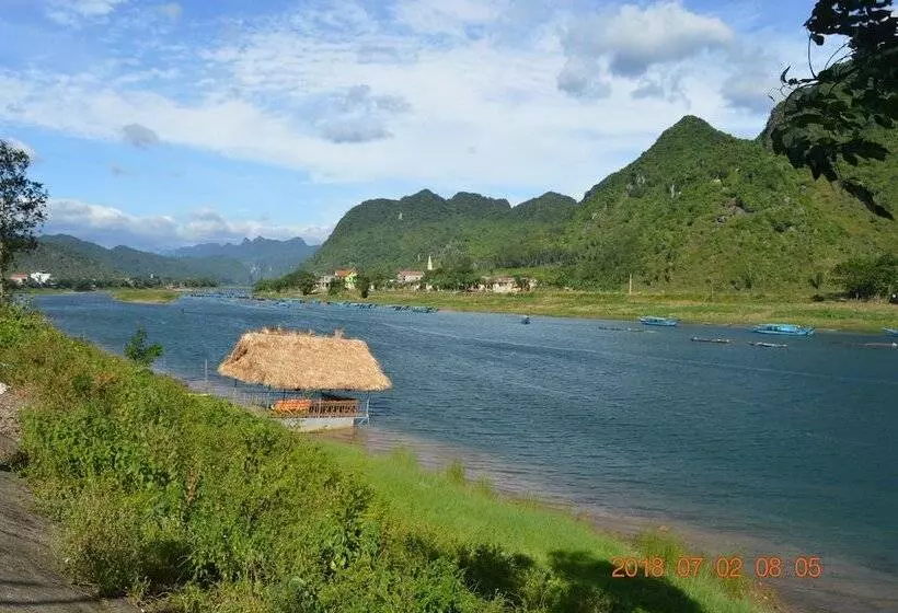 هتل Son Doong Riverside Homestay