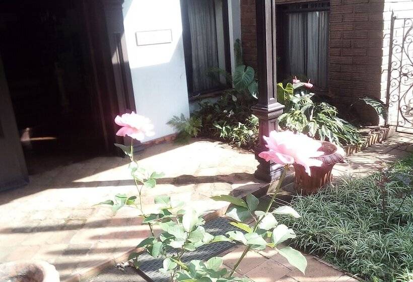 بنسيون Country House Poblado