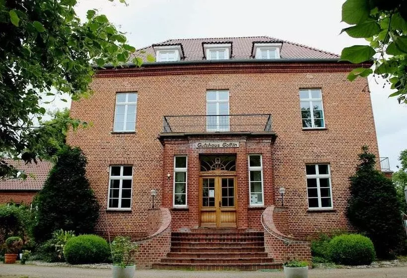 Majatalo Gutshaus Gottin