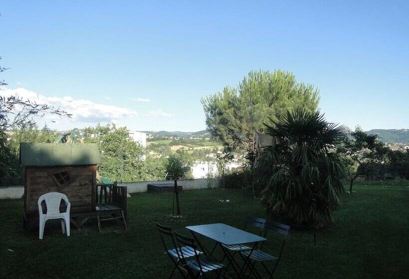 פנסיון La Maison Provençale