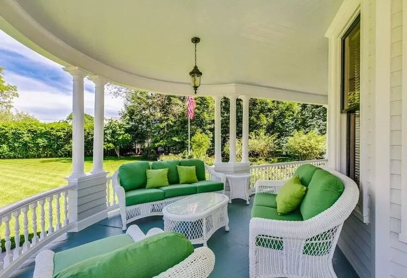 Majatalo Victorian Seasons Stirling