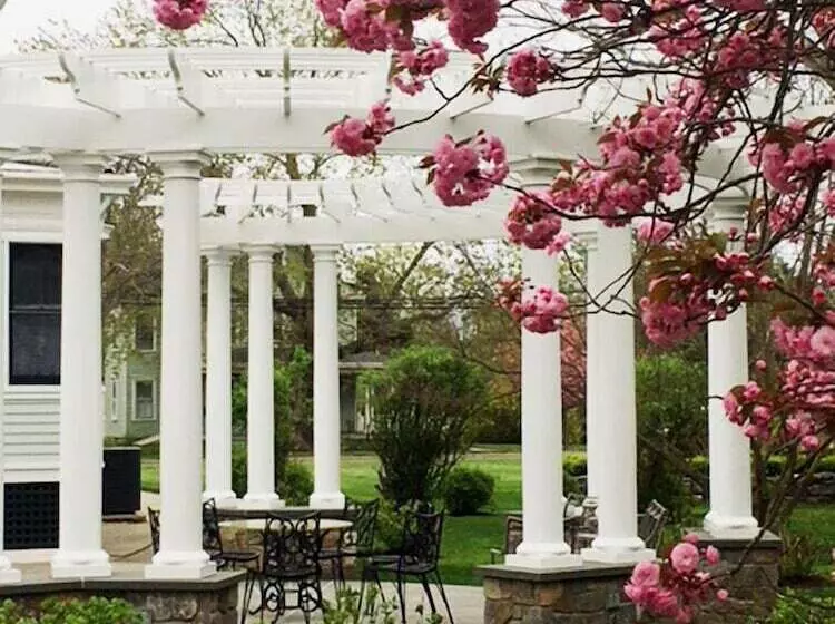 Majatalo Victorian Seasons Stirling