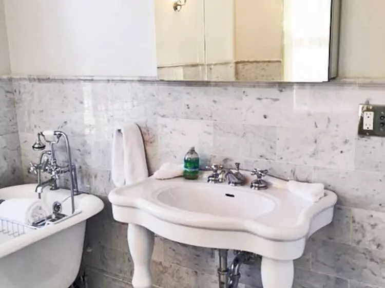 Majatalo Victorian Seasons Stirling