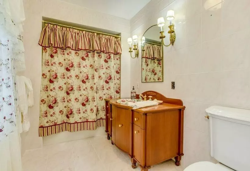 Majatalo Victorian Seasons Stirling