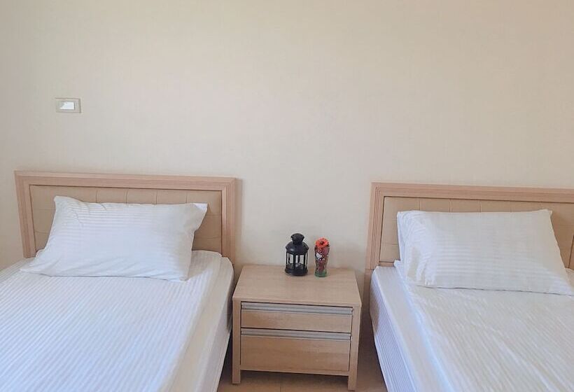 پانسیون White House