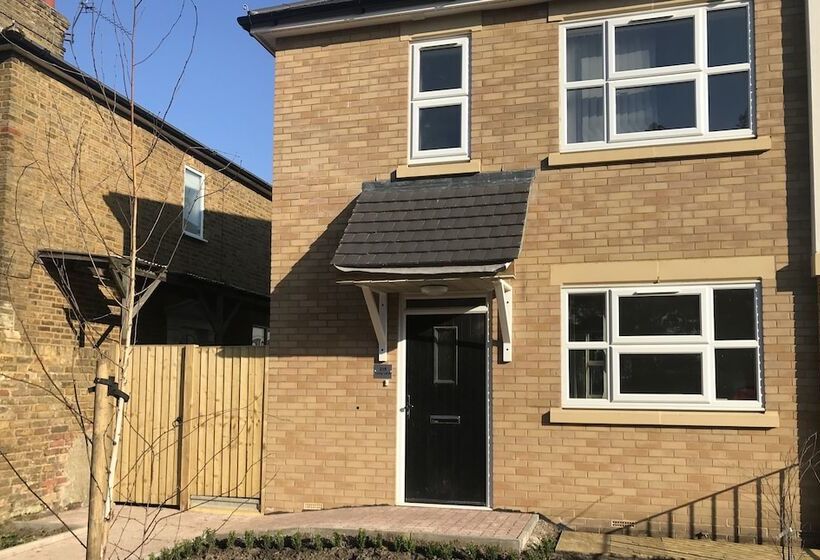 דירת נופש Heathrow Ensuite Rooms