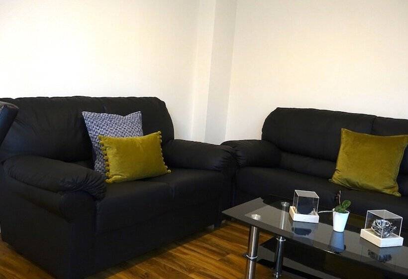 דירת נופש Heathrow Ensuite Rooms