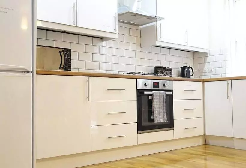 Residenssi Heathrow Ensuite Rooms