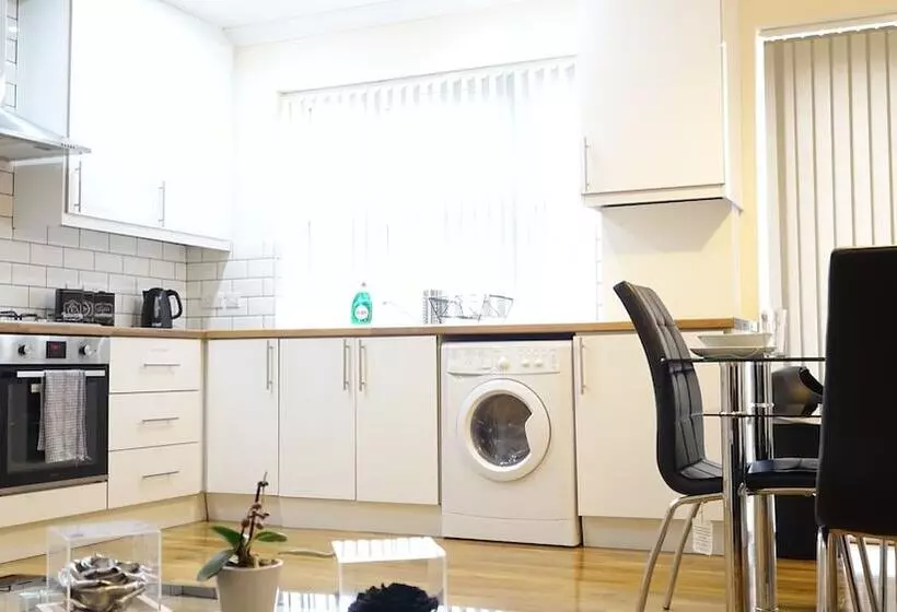 Residenssi Heathrow Ensuite Rooms