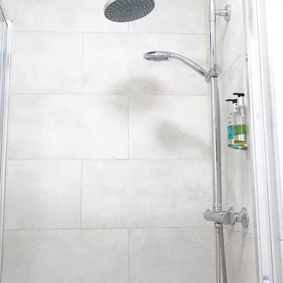 Residenssi Heathrow Ensuite Rooms