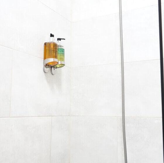 דירת נופש Heathrow Ensuite Rooms