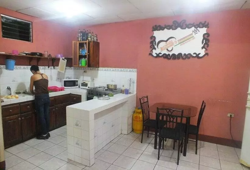 Hostal Flamenco S   Hostel