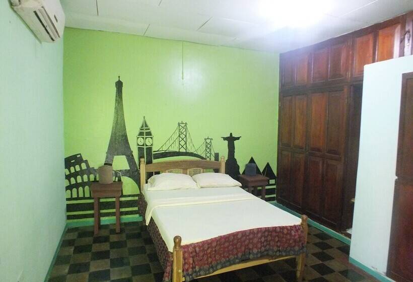 Hostal Flamenco S   Hostel