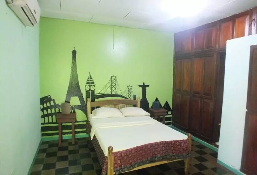Hostal Flamenco S   Hostel