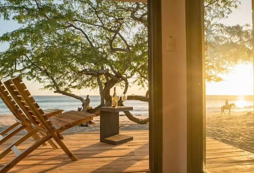 Hotelli 99 Surf Lodge