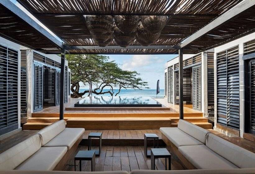 هتل 99 Surf Lodge