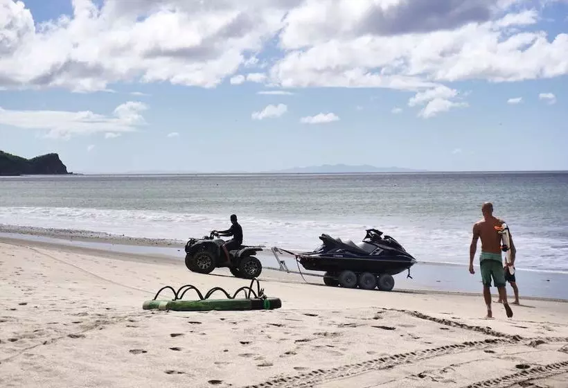 Hotelli 99 Surf Lodge