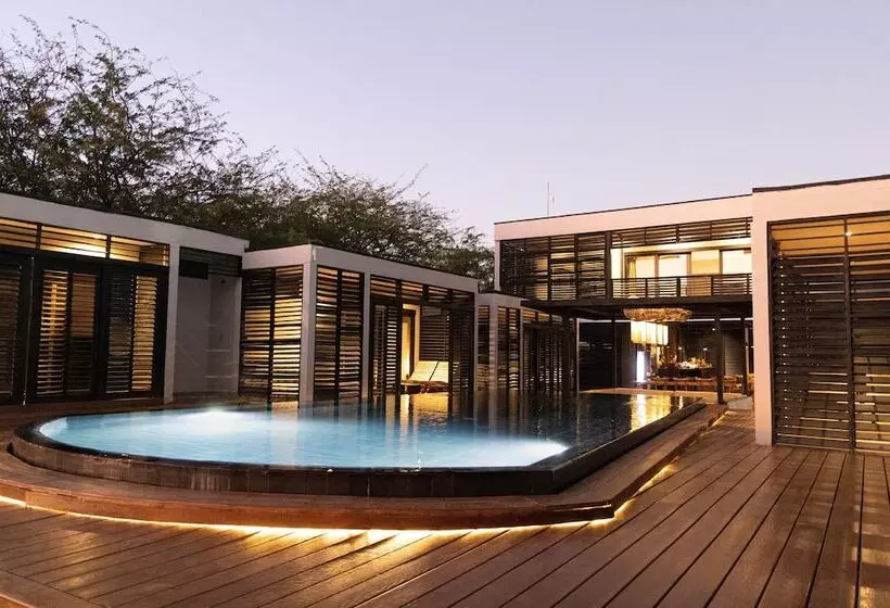 Hotelli 99 Surf Lodge