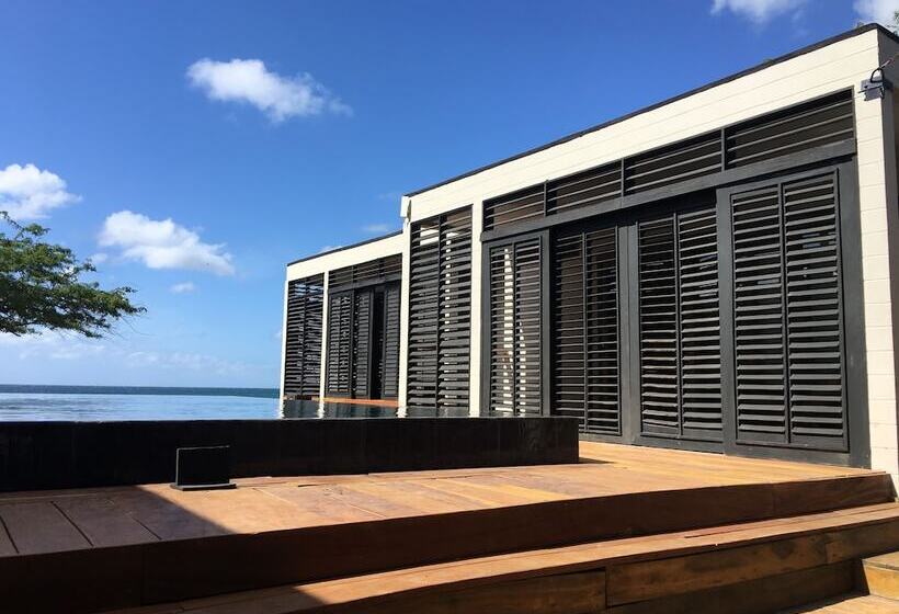 هتل 99 Surf Lodge