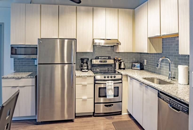 هتل Heaven On Midtown Fully Furnished Apts