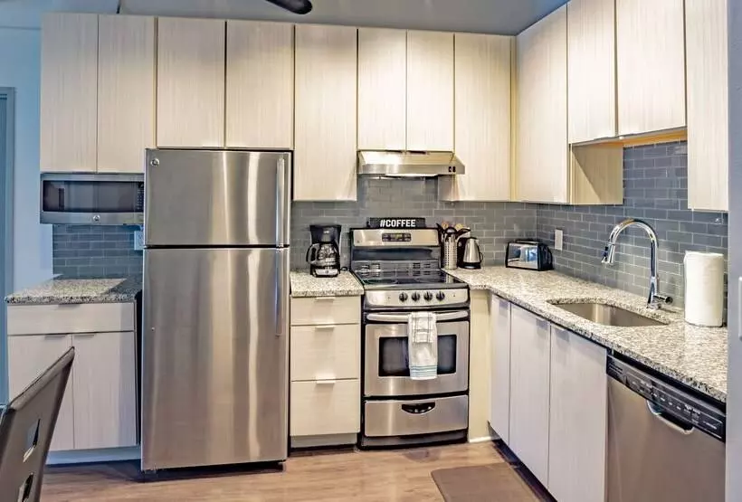 هتل Heaven On Midtown Fully Furnished Apts