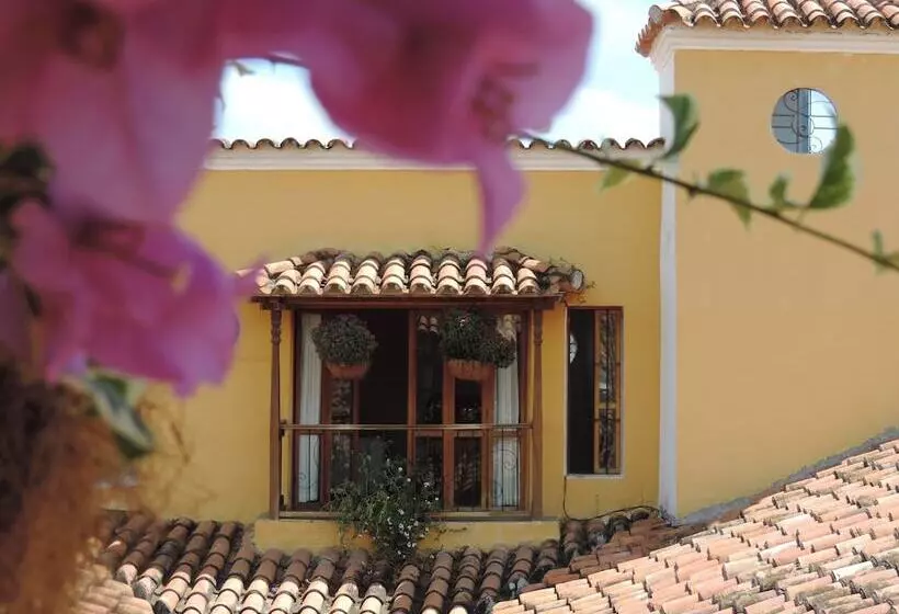 Hotelli La Casa Amarilla