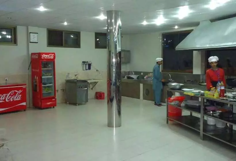 Midway Hotel & Resturant