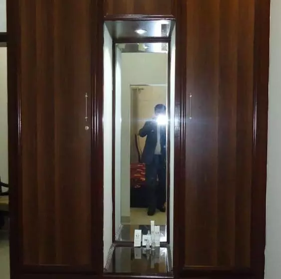 Midway Hotel & Resturant