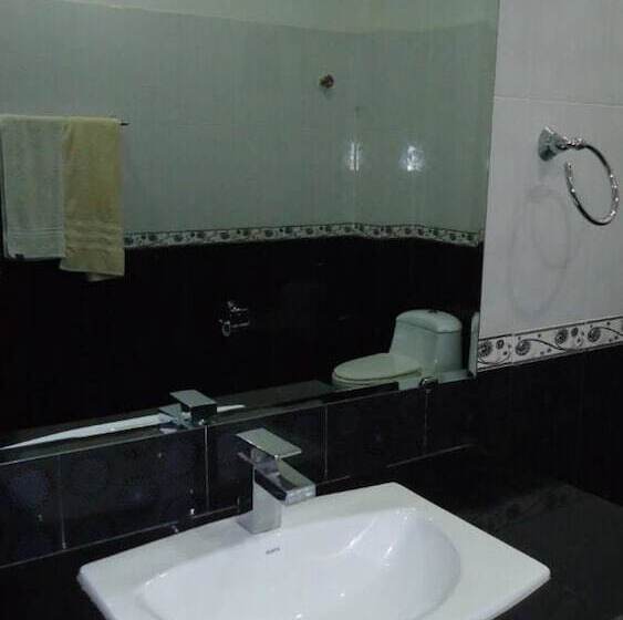 Midway Hotel & Resturant