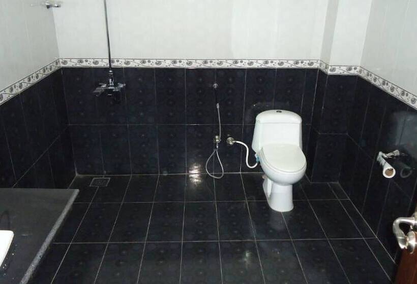 Midway Hotel & Resturant