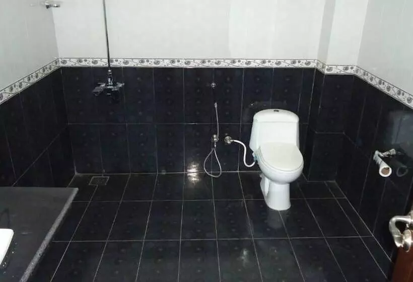 Midway Hotel & Resturant