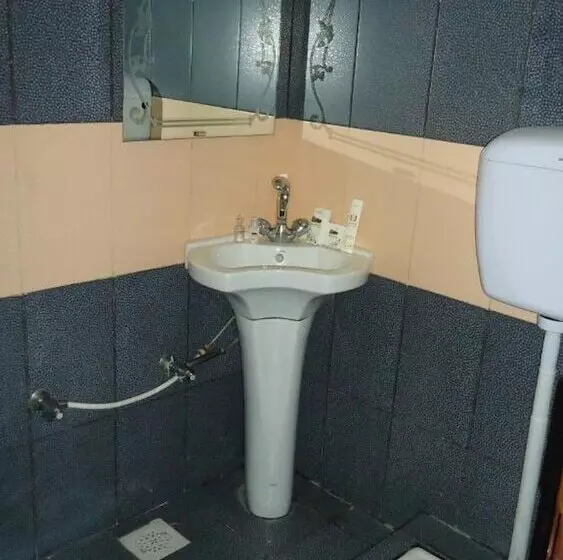 Midway Hotel & Resturant