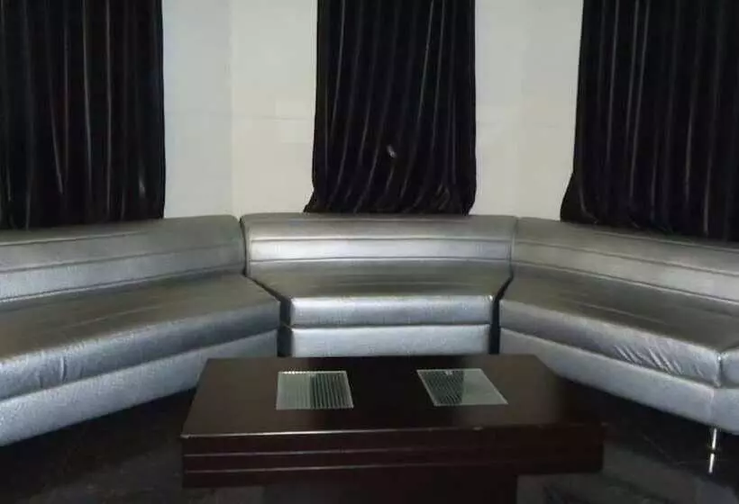 Midway Hotel & Resturant