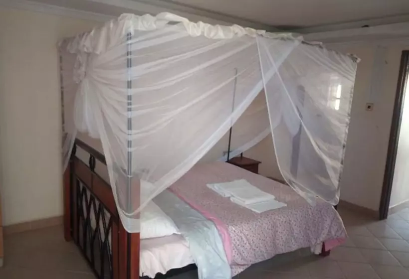 هتل Neptune Winds