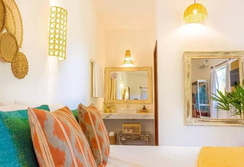 ホテル Pariri Suites