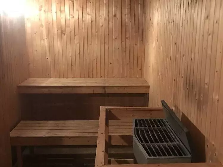 ホテル Raulandsakademiet Og Vandrerhjem