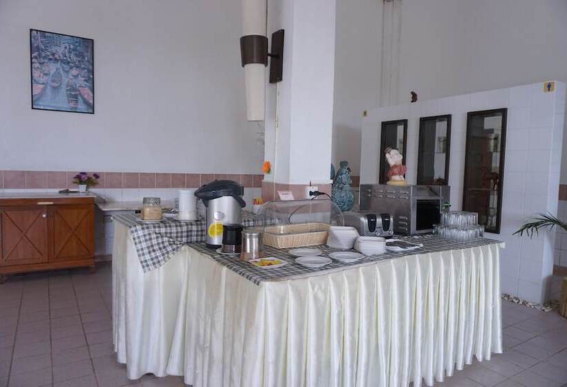 Отель Rungyen Resort