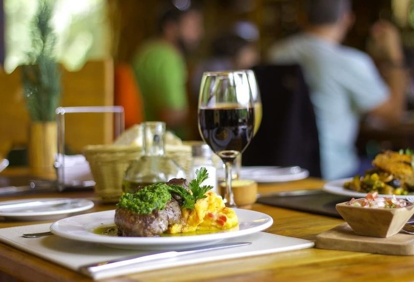 هتل Termas Menetue