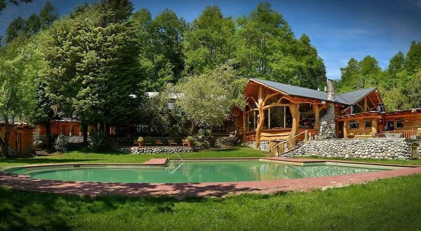 هتل Termas Menetue