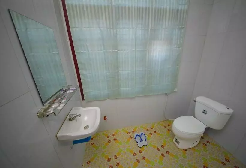 هتل Thit Sar Shin Guest House