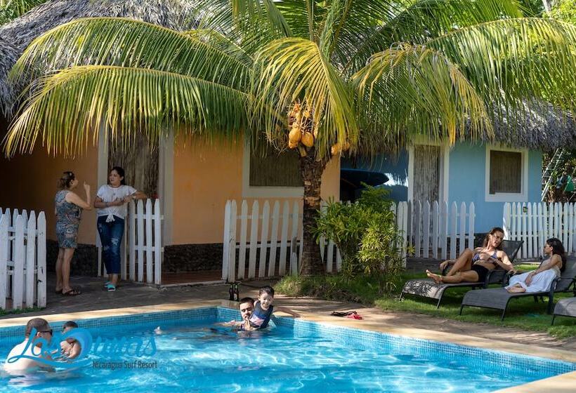 هاستل Las Dunas Surf Resort