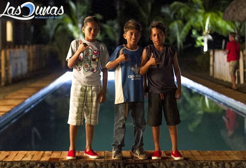 هاستل Las Dunas Surf Resort