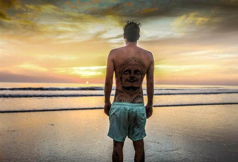 هاستل Las Dunas Surf Resort