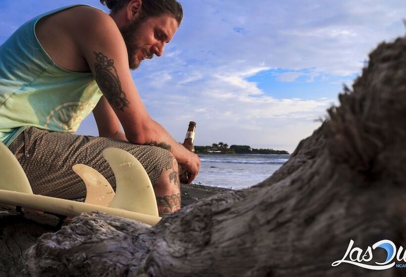 هاستل Las Dunas Surf Resort