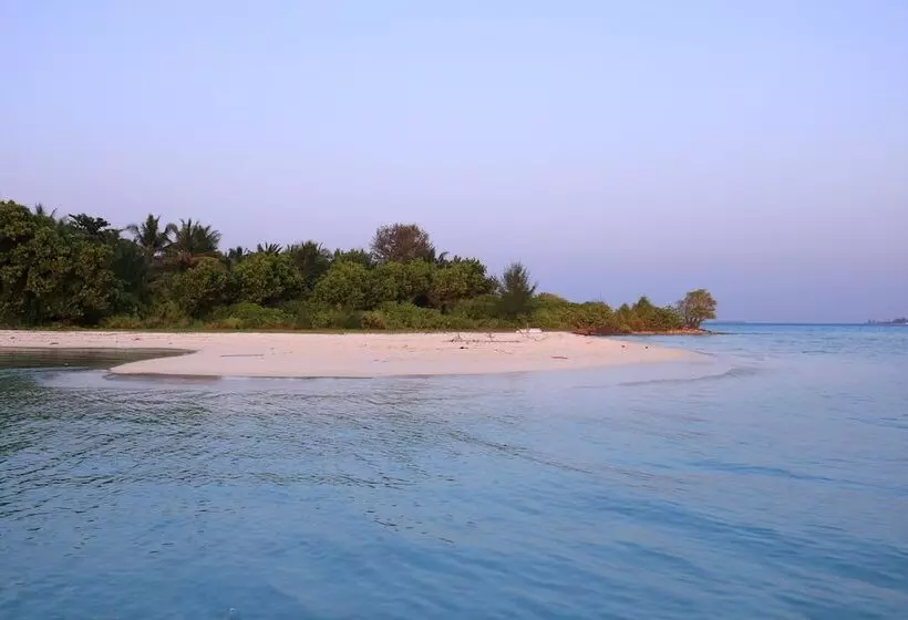 پانسیون Mathiveri Lodge