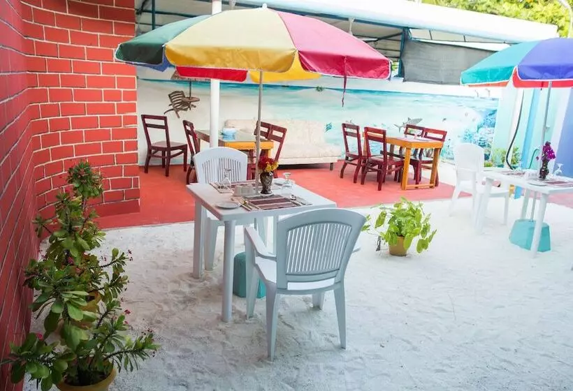 پانسیون Mathiveri Lodge