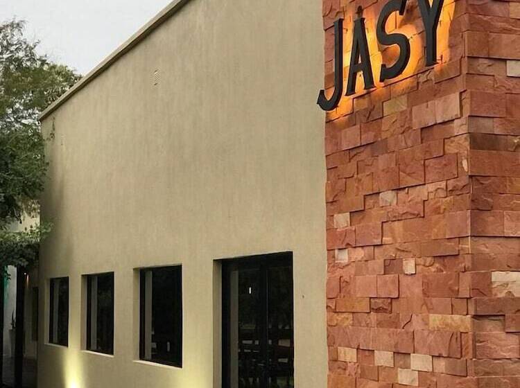 פנסיון Posada Jasy