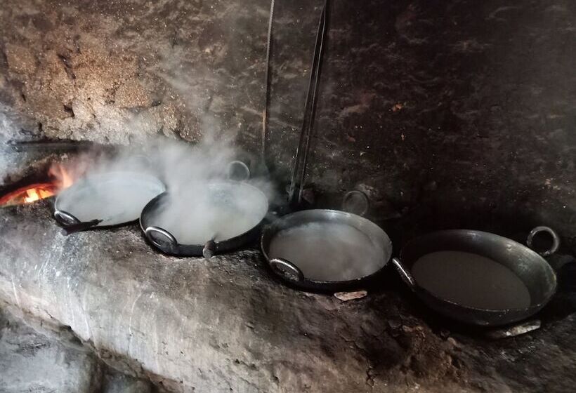 پانسیون Retreat At Damaar