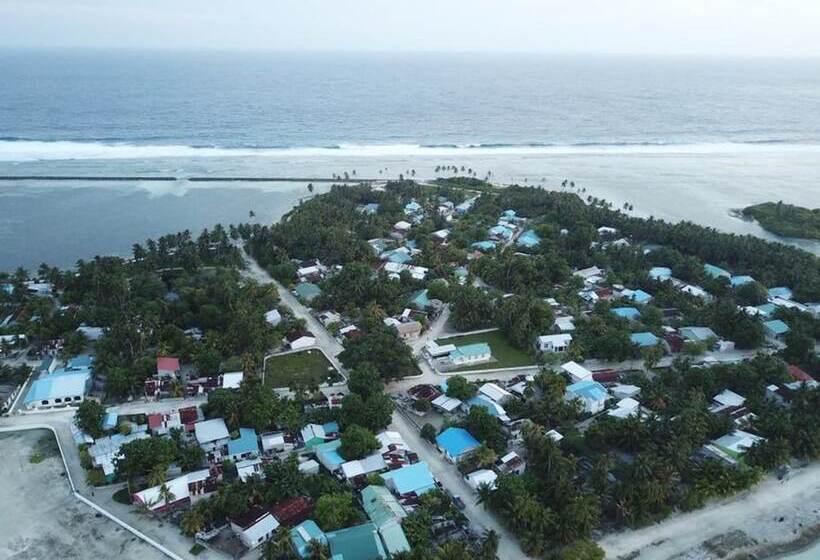 پانسیون Small Island Lodge