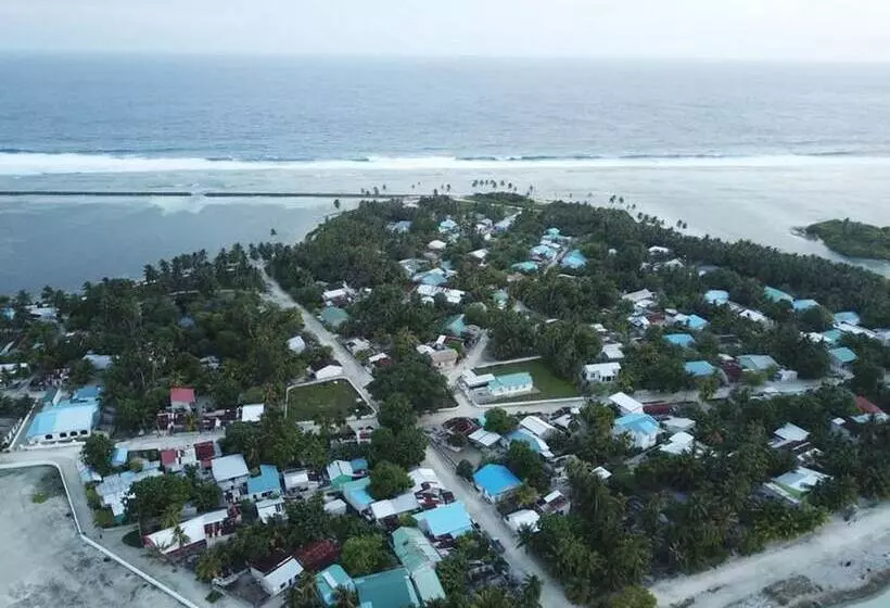 پانسیون Small Island Lodge